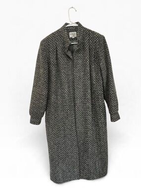 Vintage 80s Mohair Bouclé
Long Coat - Brownstone
Studio - Gray Size 10